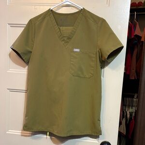 Figs Short Sleeve Catarina martini olive top and joggers